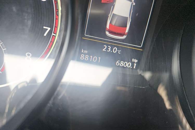 Used Volkswagen Passat 2017 330TSI DSG Luxury Edition Odometer Close Up