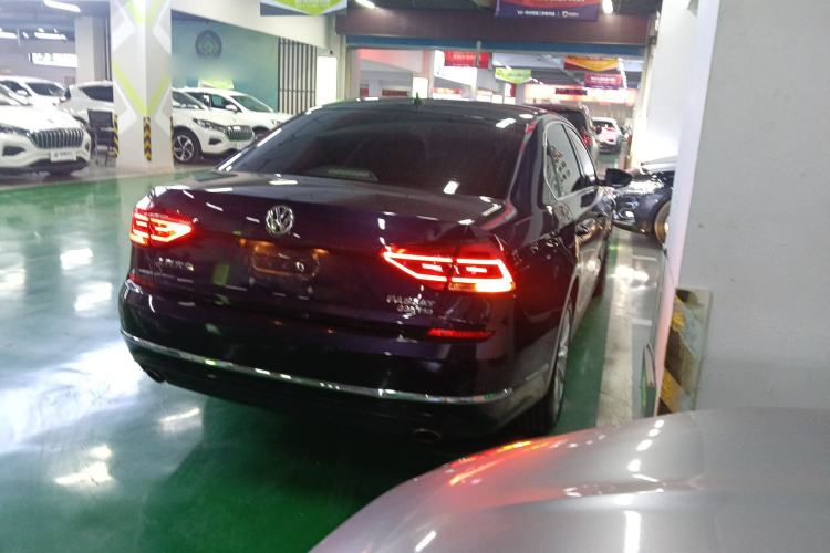 Used Volkswagen Passat 2017 330TSI DSG Luxury Edition Rear Right 45 Deg
