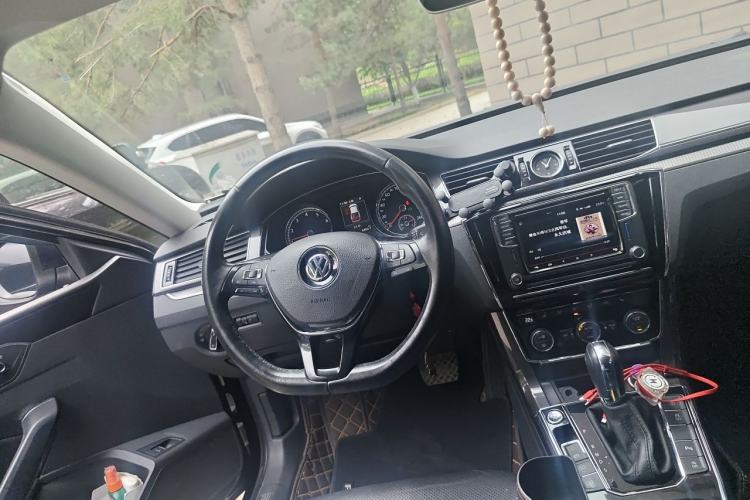 Used Volkswagen Passat 2017 330TSI DSG Luxury Edition Steering Wheel