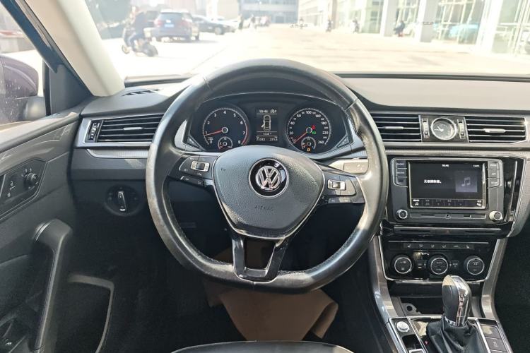 Used Volkswagen Passat 2017 330TSI DSG Luxury Edition Steering Wheel