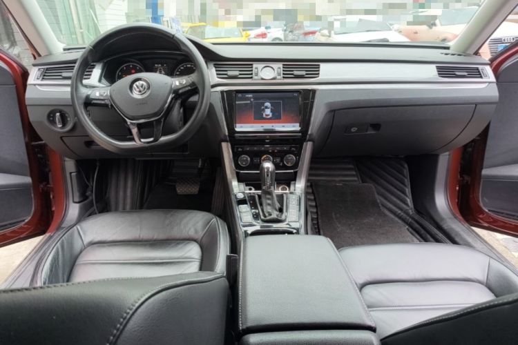 Used Volkswagen Passat 2017 330TSI DSG Luxury Edition Center Console
