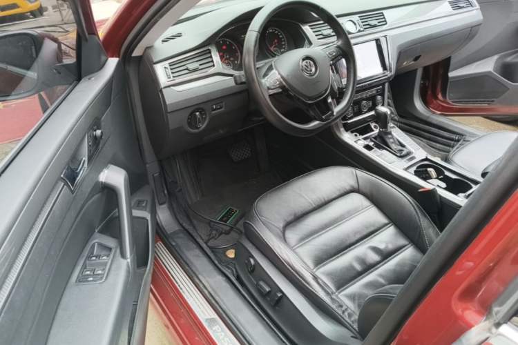 Used Volkswagen Passat 2017 330TSI DSG Luxury Edition Driver Seat