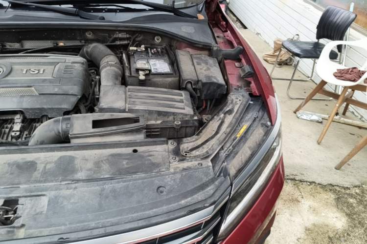 Used Volkswagen Passat 2017 330TSI DSG Luxury Edition Engine Bay Left