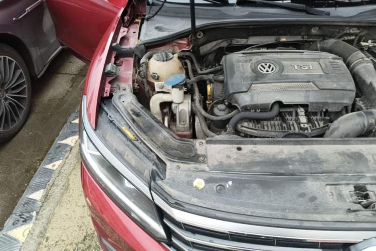 Used Volkswagen Passat 2017 330TSI DSG Luxury Edition Engine Bay Right