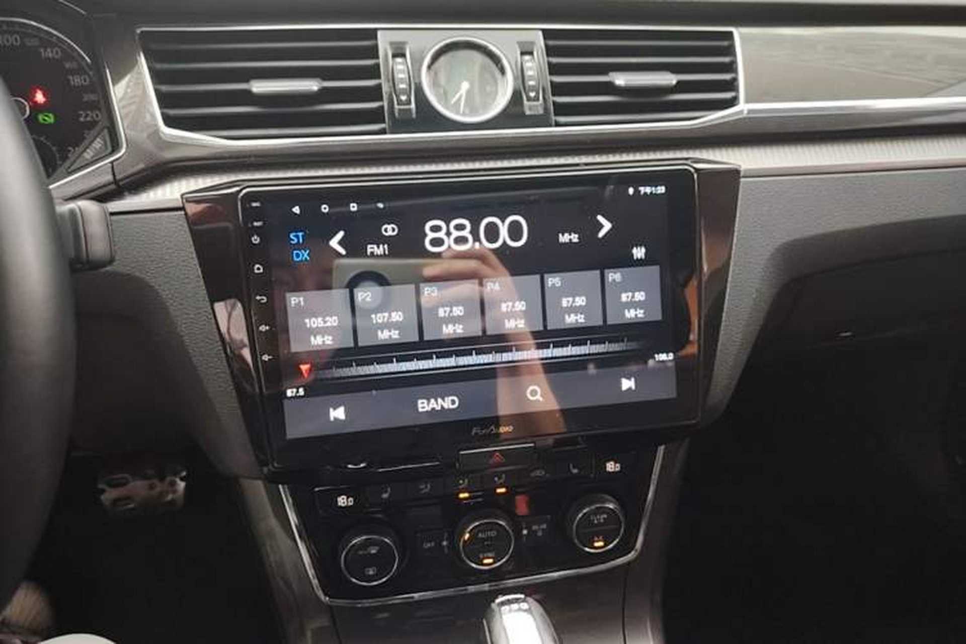 Used Volkswagen Passat 2017 330TSI DSG Prestige Edition Audio And AC Panel