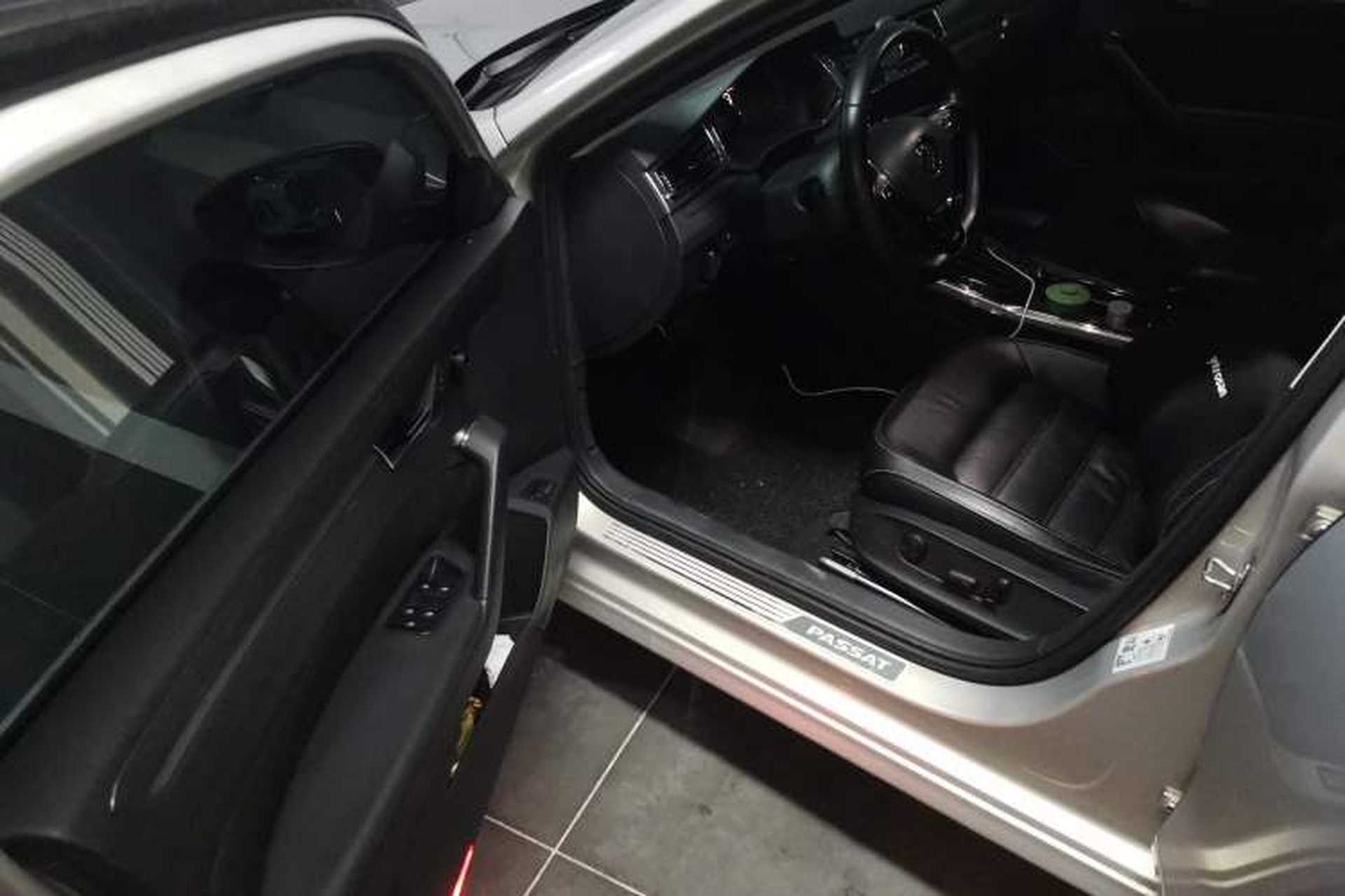 Used Volkswagen Passat 2017 330TSI DSG Luxury Edition Driver Seat