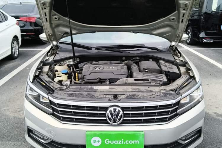 Used Volkswagen Passat 2017 330TSI DSG Luxury Edition Engine Bay
