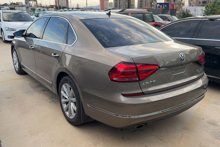 Used Volkswagen Passat 2017 330TSI DSG Luxury Edition Exterior 5