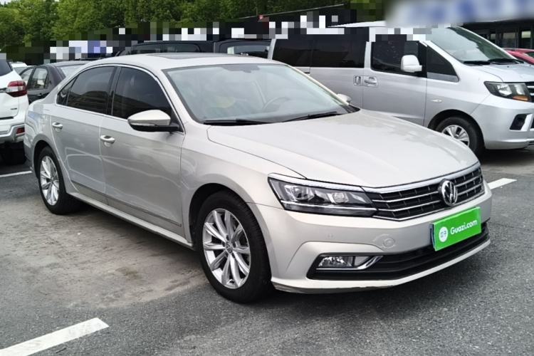 Used Volkswagen Passat 2017 330TSI DSG Luxury Edition Front Right 45 Deg