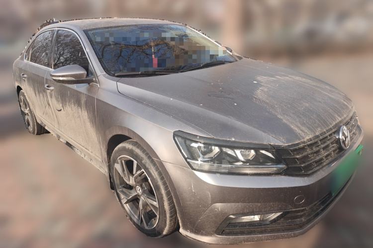 Used Volkswagen Passat 2017 280TSI DSG Luxury Edition Front Right 45 Deg