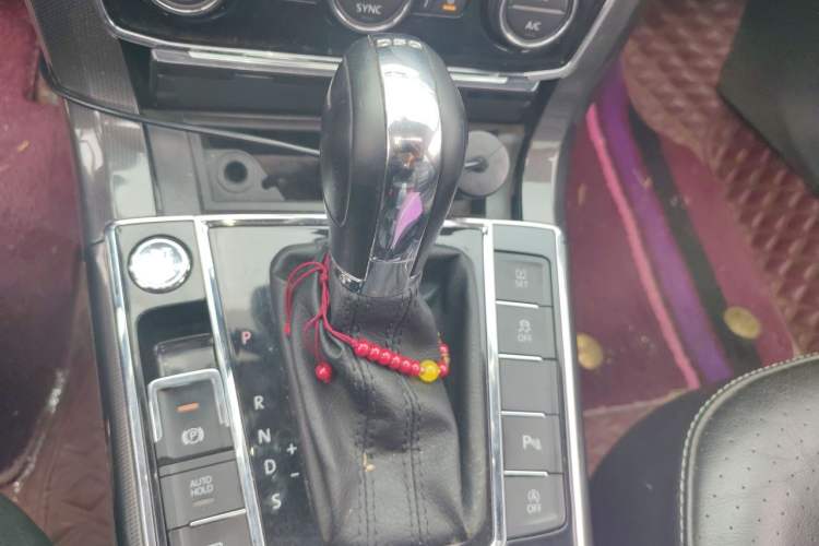 Used Volkswagen Passat 2017 330TSI DSG Prestige Edition Gear Lever