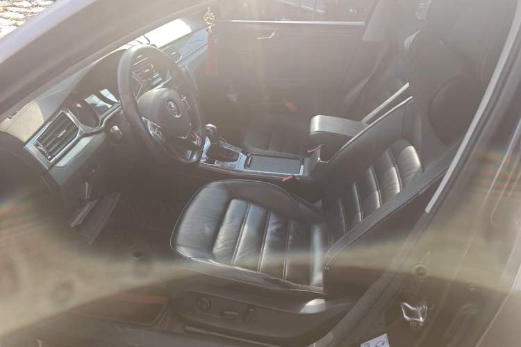 Used Volkswagen Passat 2017 280TSI DSG Luxury Edition Left Front Seat