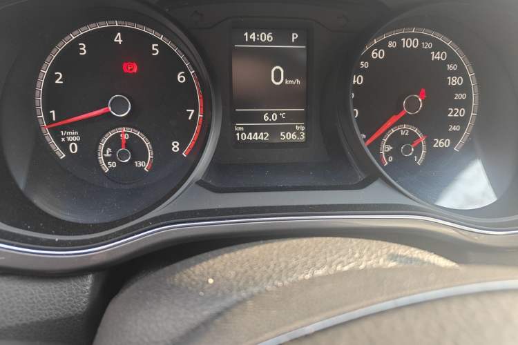 Used Volkswagen Passat 2017 280TSI DSG Luxury Edition Odometer Close Up