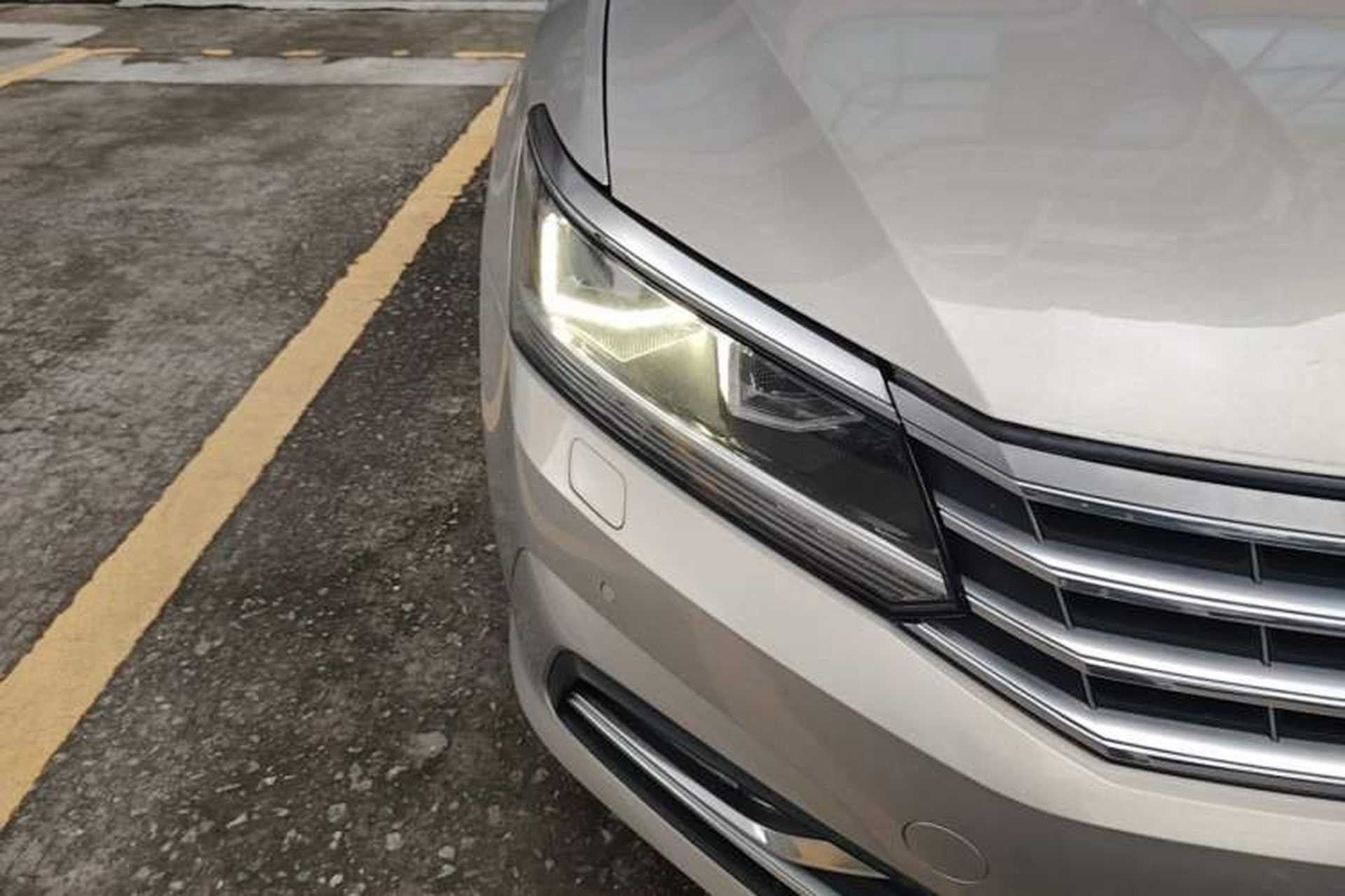 Used Volkswagen Passat 2017 330TSI DSG Prestige Edition Right Front Headlight