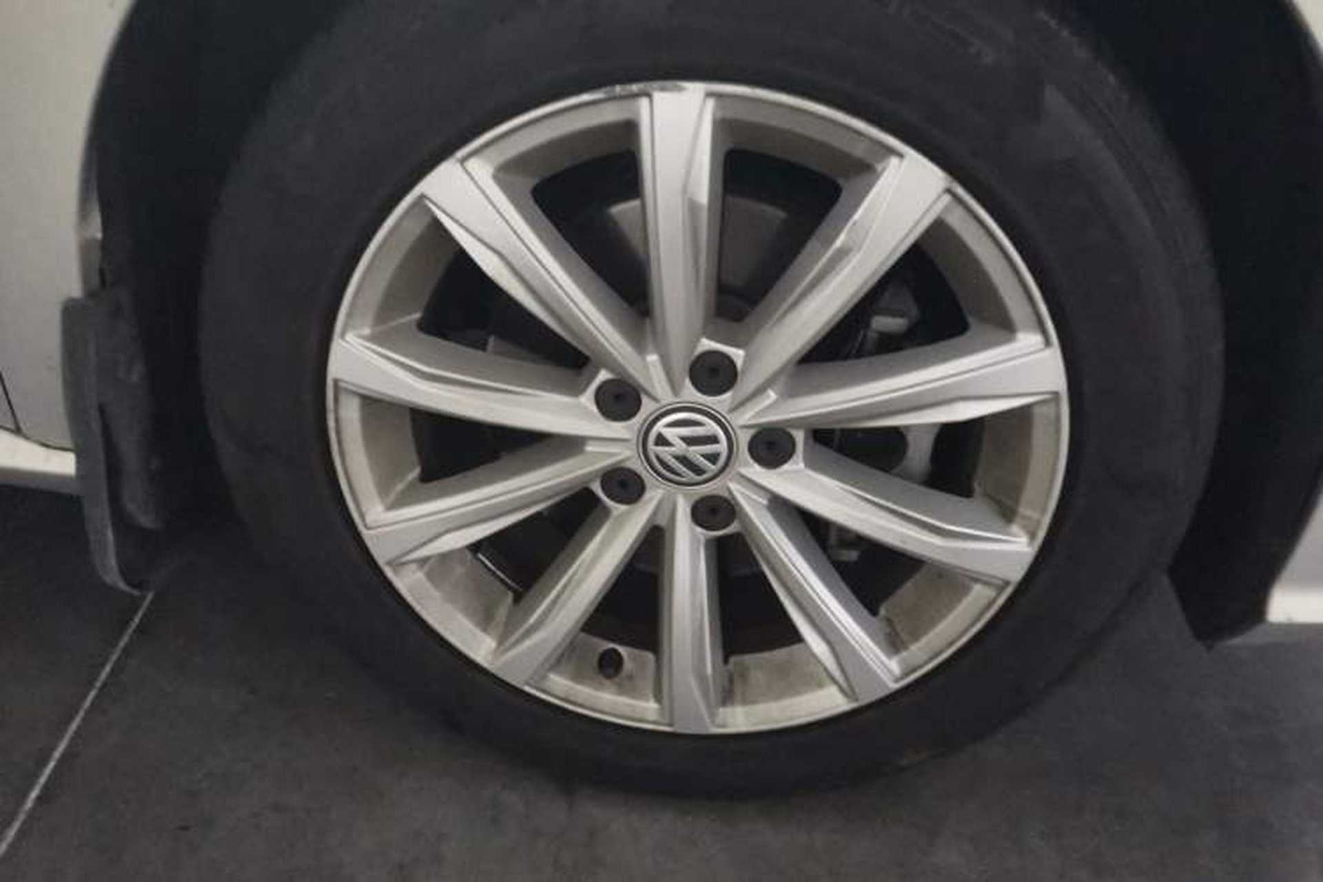 Used Volkswagen Passat 2017 330TSI DSG Luxury Edition Right Front Wheel Hub