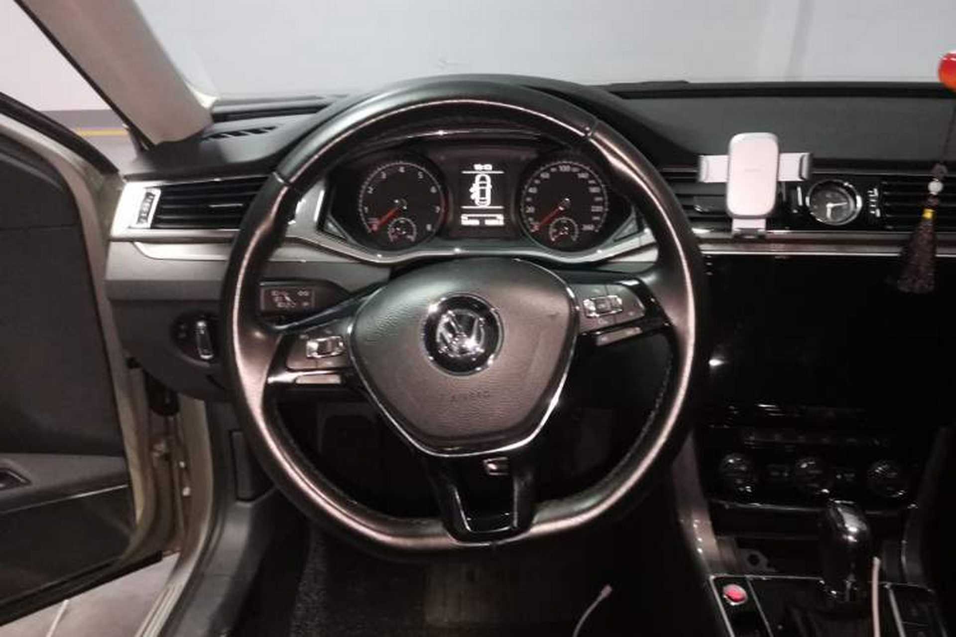 Used Volkswagen Passat 2017 330TSI DSG Luxury Edition Steering Wheel