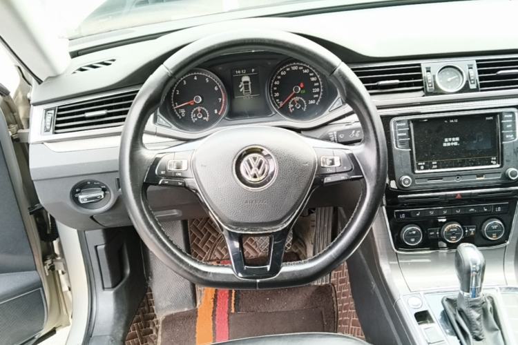Used Volkswagen Passat 2017 330TSI DSG Luxury Edition Steering Wheel