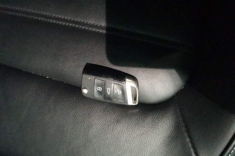 Used Volkswagen Passat 2017 330TSI DSG Luxury Edition Vehicle Key