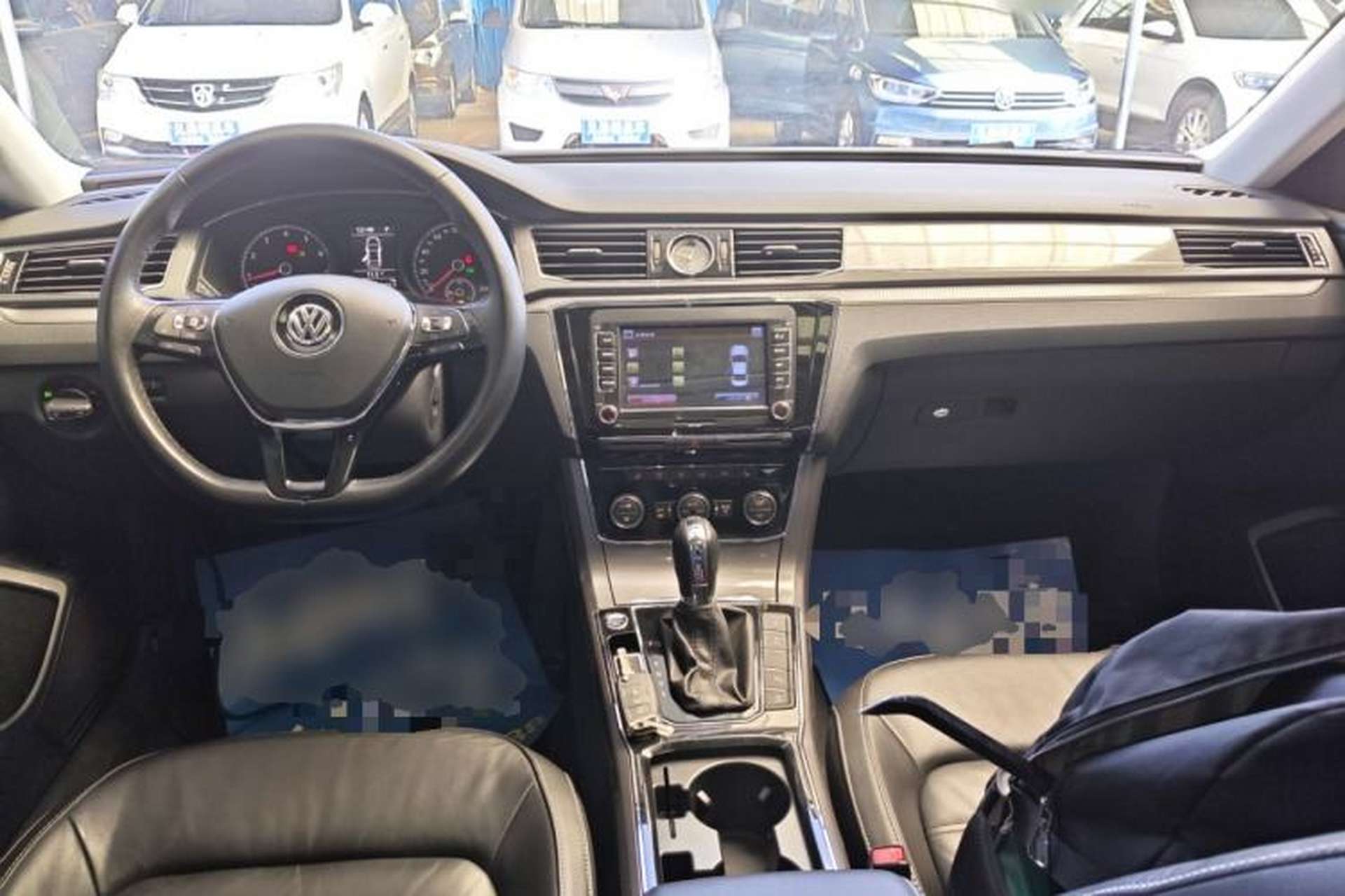 Used Volkswagen Passat 2017 330TSI DSG Luxury Edition Center Console