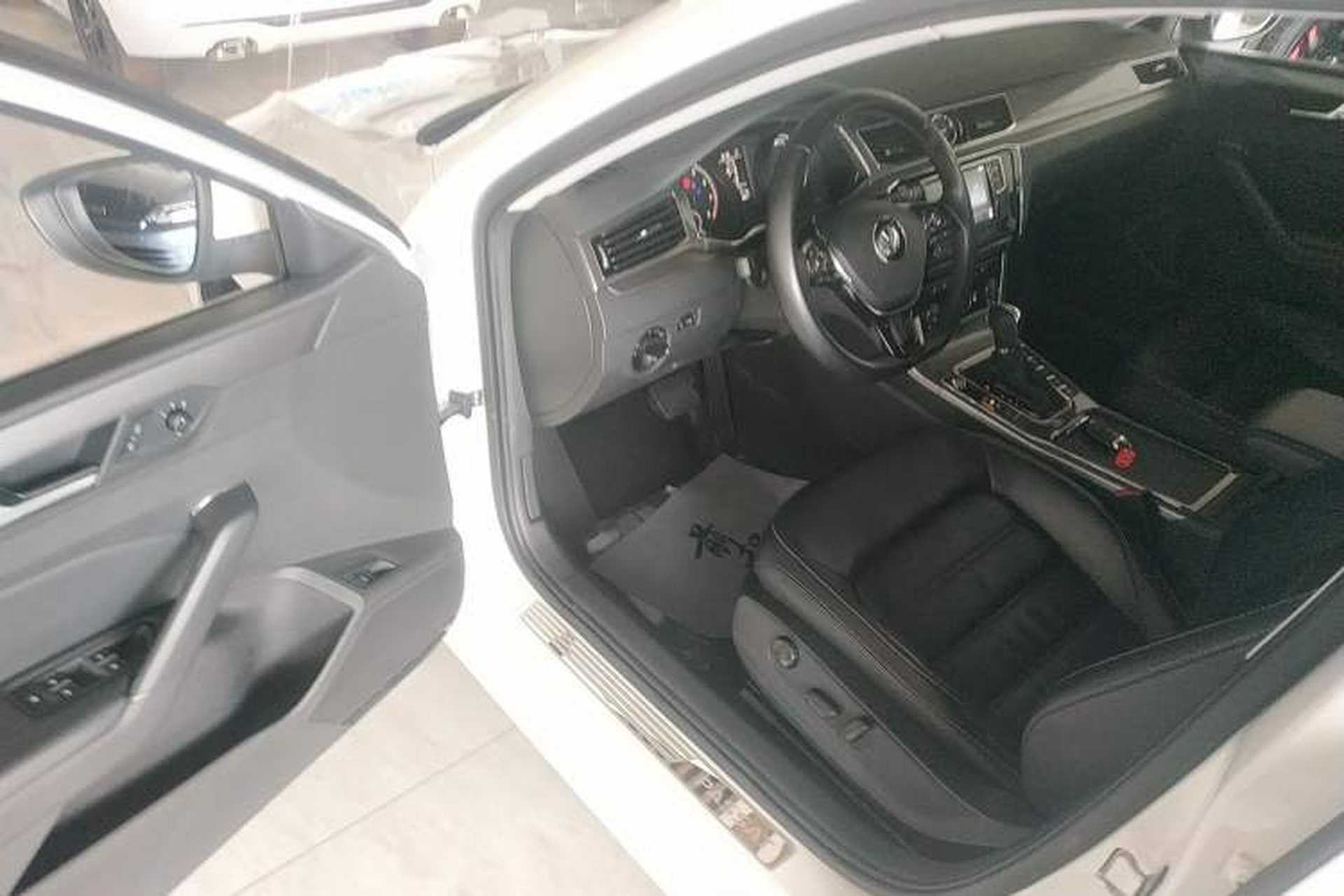 Used Volkswagen Passat 2017 330TSI DSG Luxury Edition Driver Seat