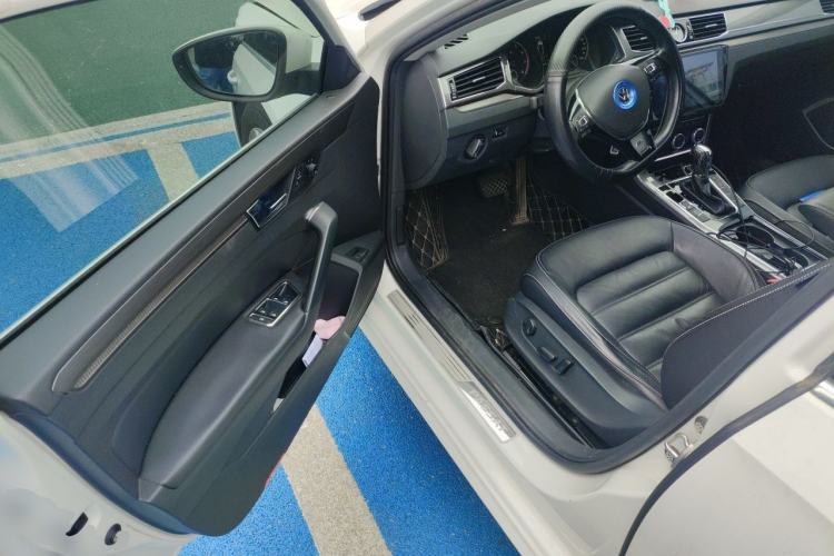 Used Volkswagen Passat 2017 330TSI DSG Luxury Edition Driver Seat