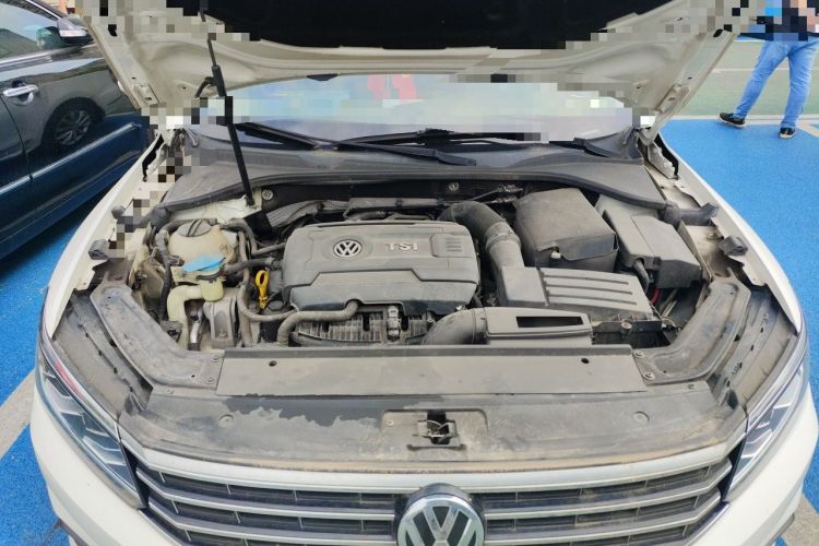 Used Volkswagen Passat 2017 330TSI DSG Luxury Edition Engine Bay