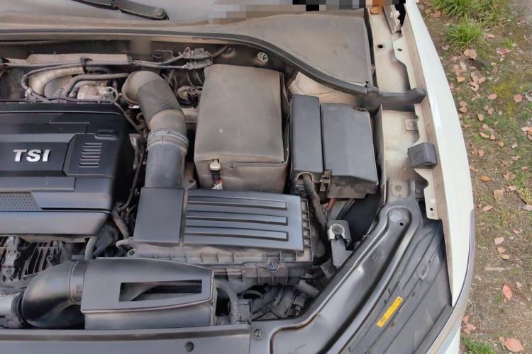 Used Volkswagen Passat 2017 330TSI DSG Luxury Edition Engine Bay Left