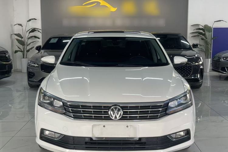 Used Volkswagen Passat 2017 330TSI DSG Luxury Edition Exterior 1