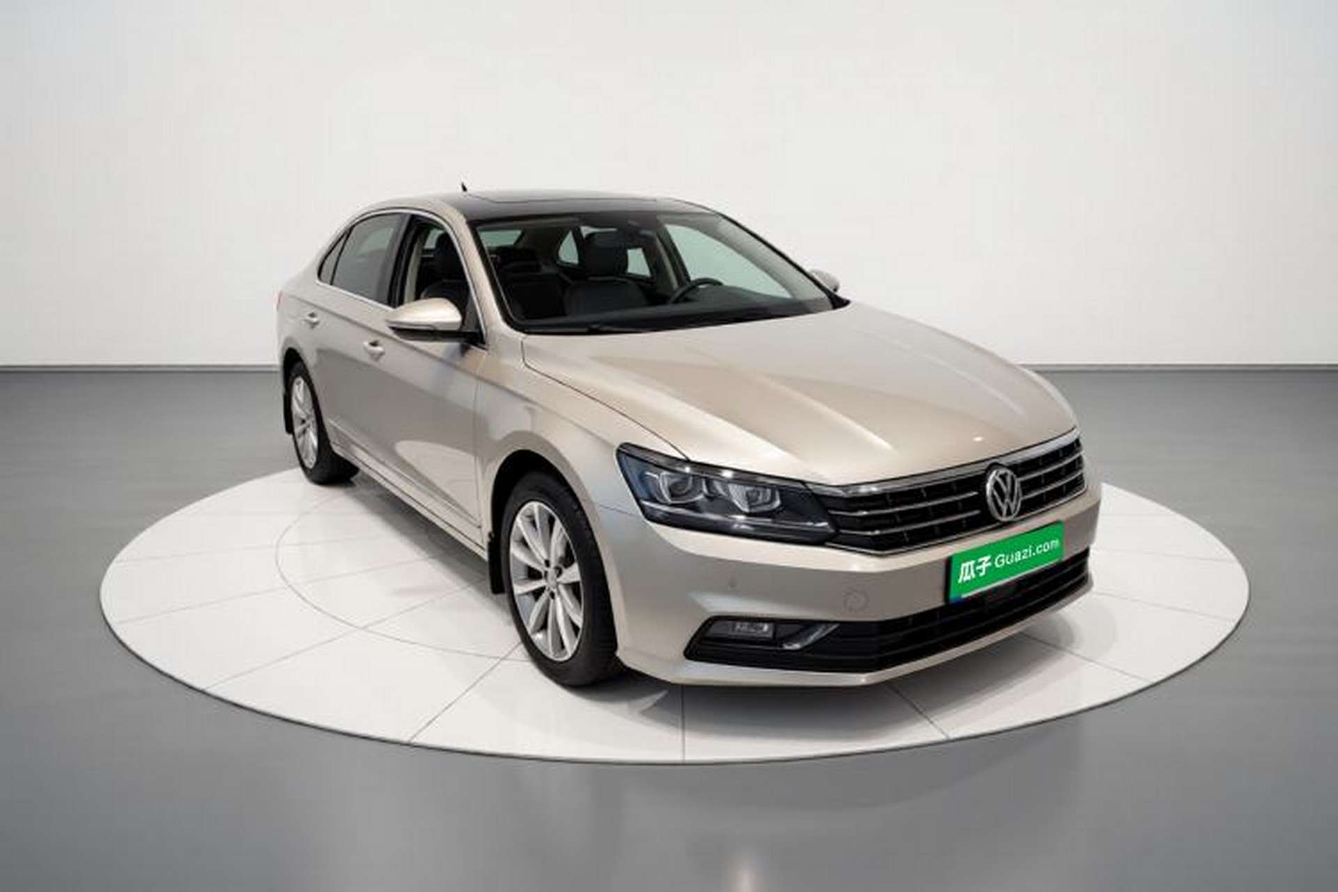 Used Volkswagen Passat 2017 330TSI DSG Luxury Edition Exterior 1