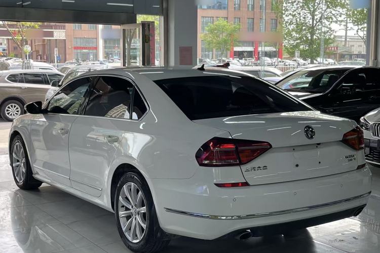 Used Volkswagen Passat 2017 330TSI DSG Luxury Edition Exterior 3