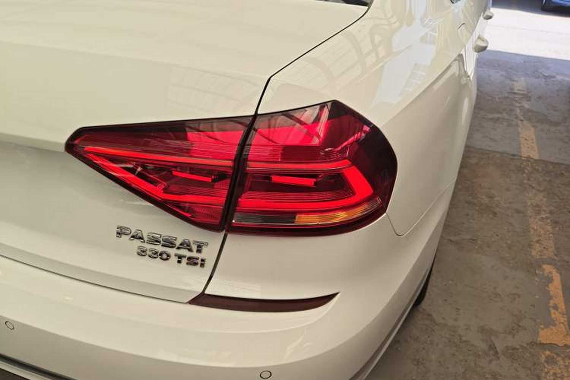 Used Volkswagen Passat 2017 330TSI DSG Luxury Edition Exterior 3