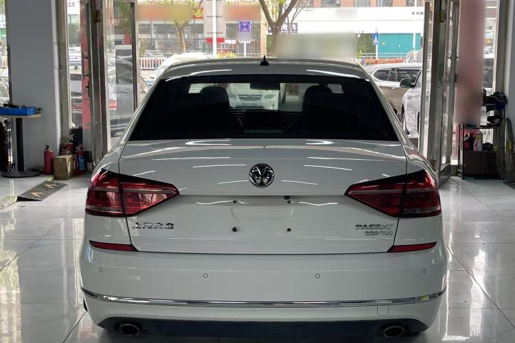 Used Volkswagen Passat 2017 330TSI DSG Luxury Edition Exterior 4