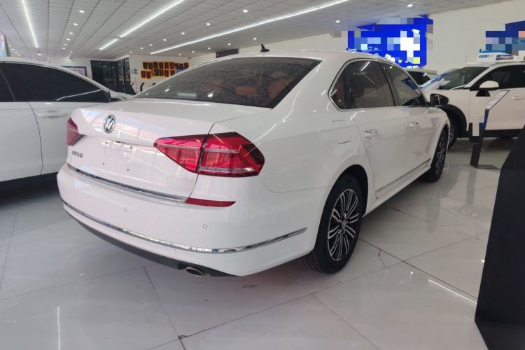 Used Volkswagen Passat 2017 330TSI DSG Prestige Edition Exterior 4
