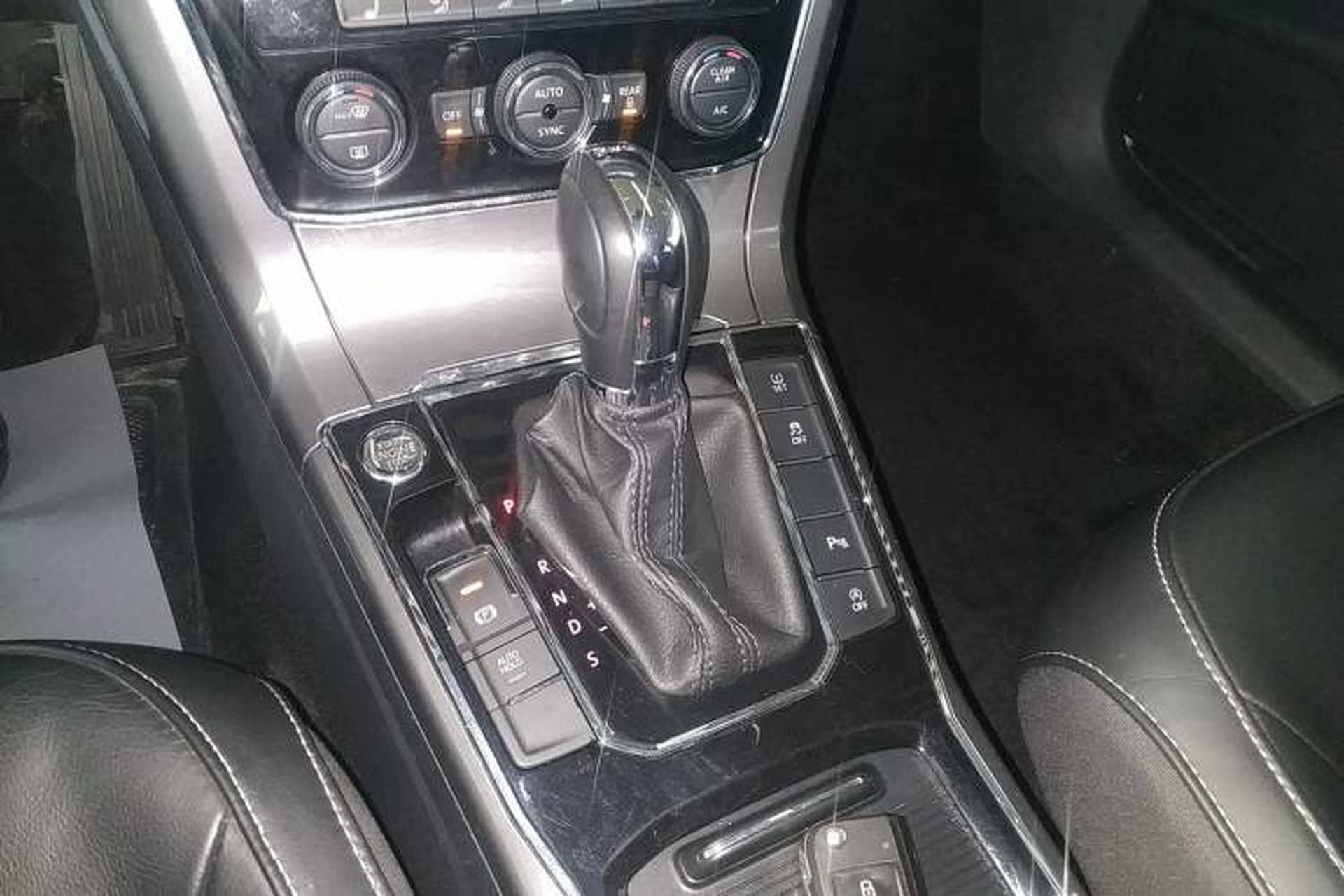 Used Volkswagen Passat 2017 330TSI DSG Luxury Edition Gear Lever