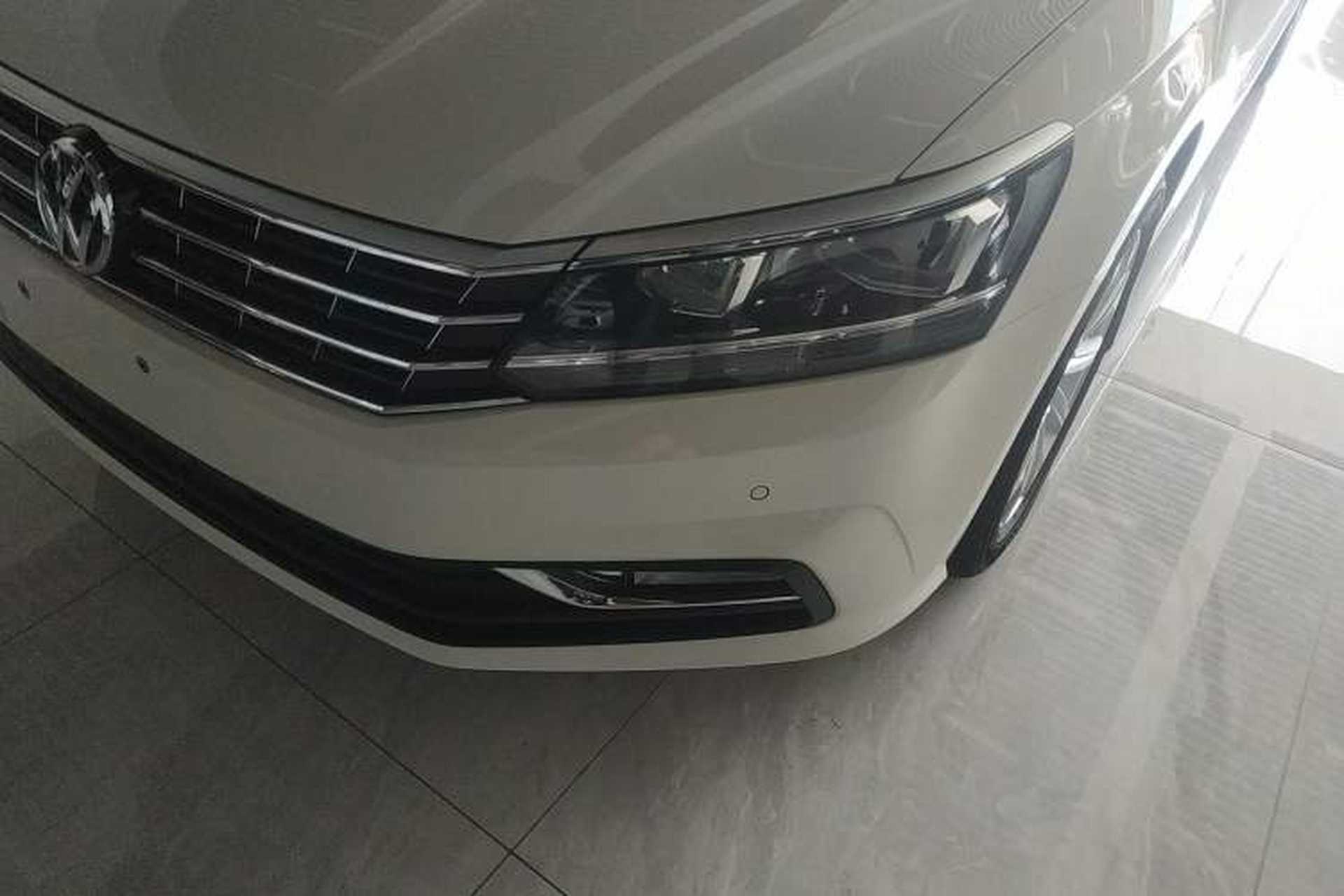 Used Volkswagen Passat 2017 330TSI DSG Luxury Edition Left Front Headlight
