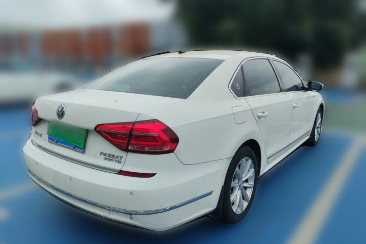 Used Volkswagen Passat 2017 330TSI DSG Luxury Edition Rear Right 45 Deg