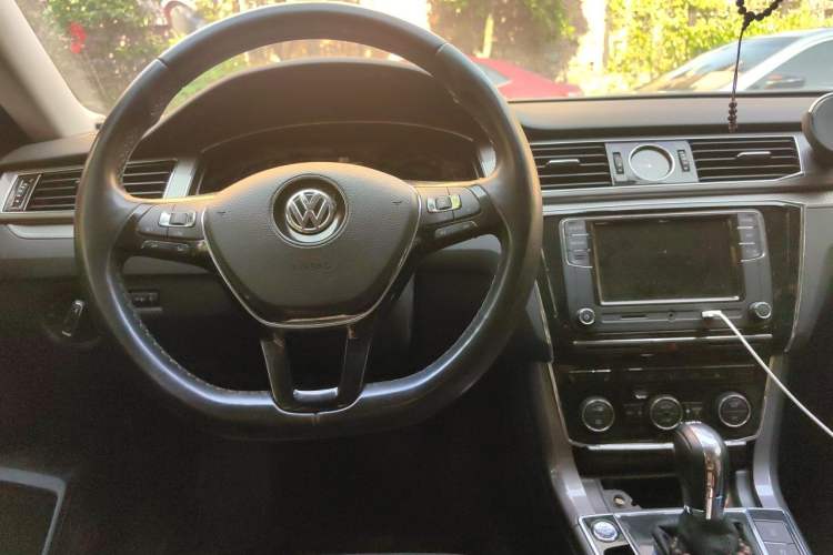 Used Volkswagen Passat 2017 330TSI DSG Luxury Edition Steering Wheel