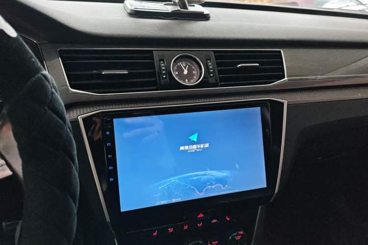 Used Volkswagen Passat 2017 280TSI DSG Luxury Edition Audio And AC Panel