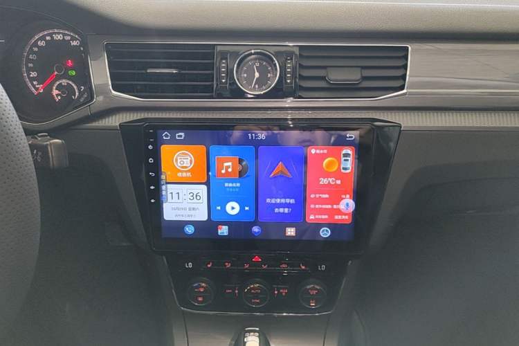 Used Volkswagen Passat 2017 330TSI DSG Luxury Edition Audio And AC Panel