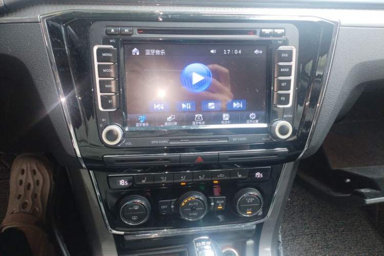 Used Volkswagen Passat 2017 330TSI DSG Luxury Edition Audio And AC Panel
