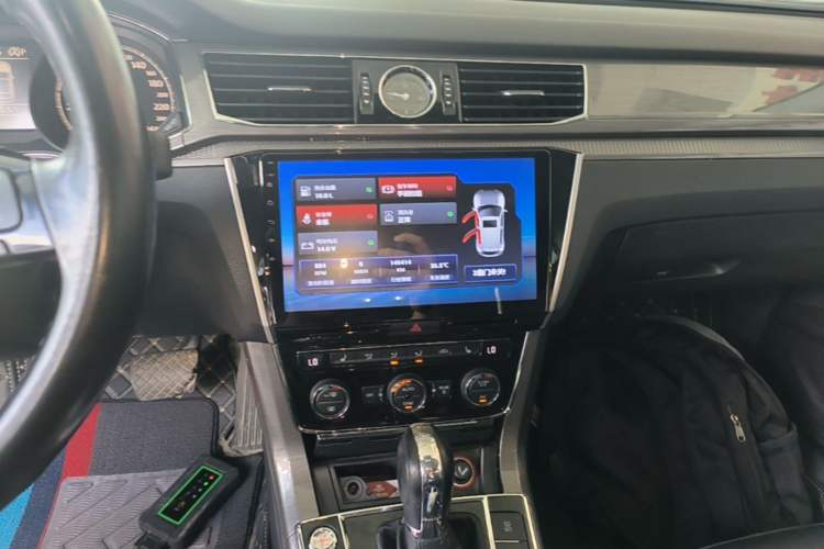 Used Volkswagen Passat 2017 330TSI DSG Luxury Edition Audio And AC Panel