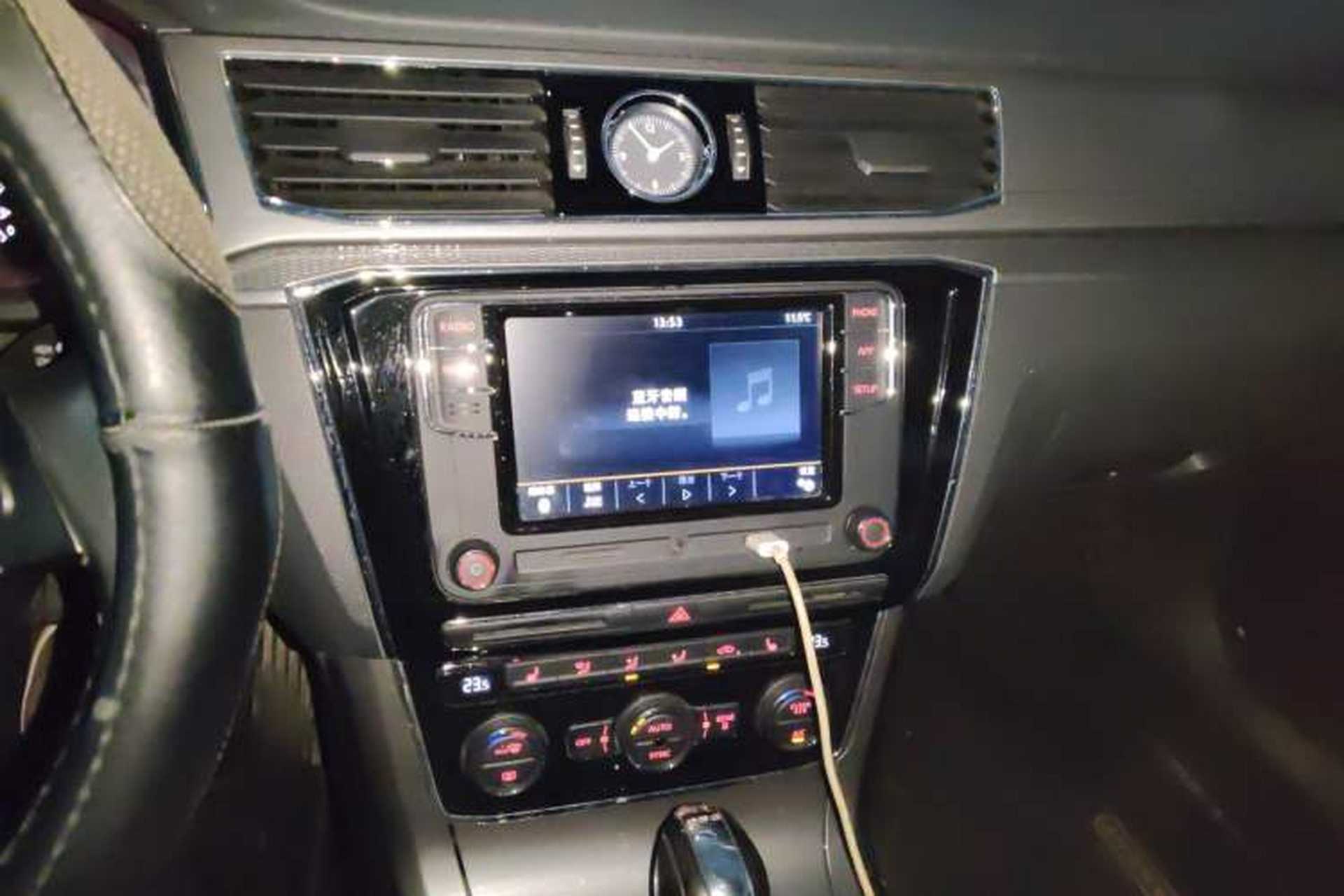 Used Volkswagen Passat 2017 330TSI DSG Luxury Edition Audio And AC Panel
