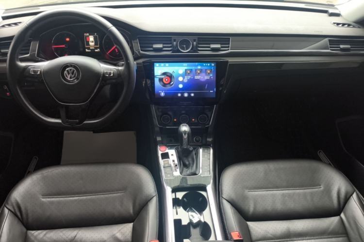 Used Volkswagen Passat 2017 330TSI DSG Prestige Edition Center Console