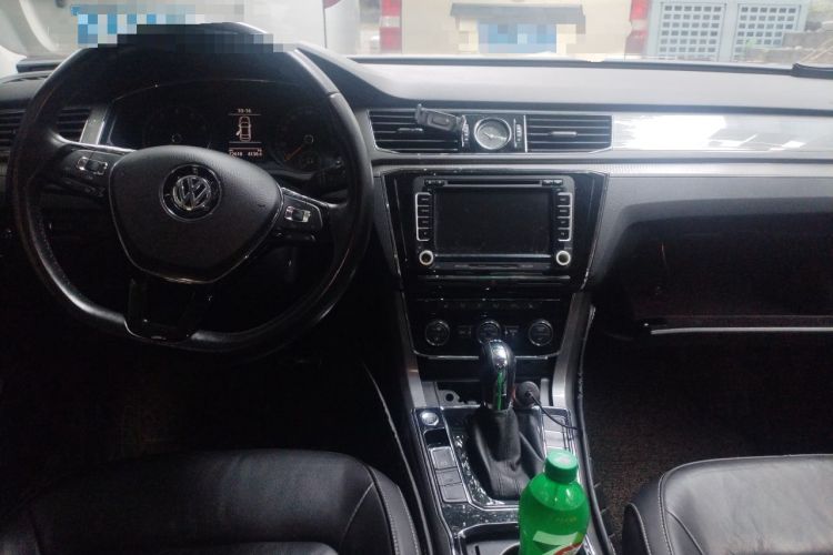 Used Volkswagen Passat 2017 330TSI DSG Luxury Edition Center Console