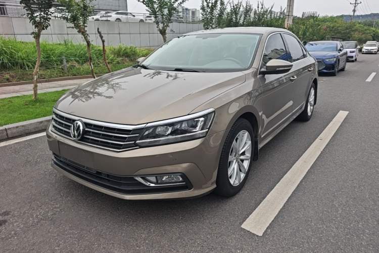 Used Volkswagen Passat 2017 280TSI DSG Luxury Edition Guazi used car, China used car export, Used car for sale, Used Volkswagen cars, Cheapest cars for sale