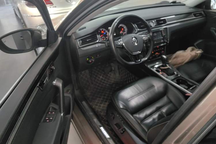 Used Volkswagen Passat 2017 330TSI DSG Prestige Edition Driver Seat