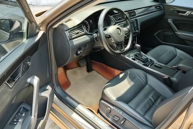 Used Volkswagen Passat 2017 330TSI DSG Prestige Edition Driver Seat