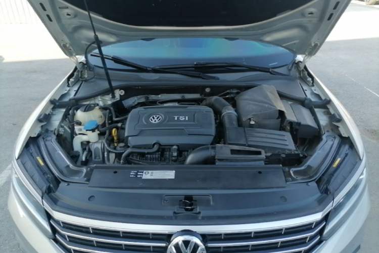 Used Volkswagen Passat 2017 330TSI DSG Luxury Edition Engine Bay