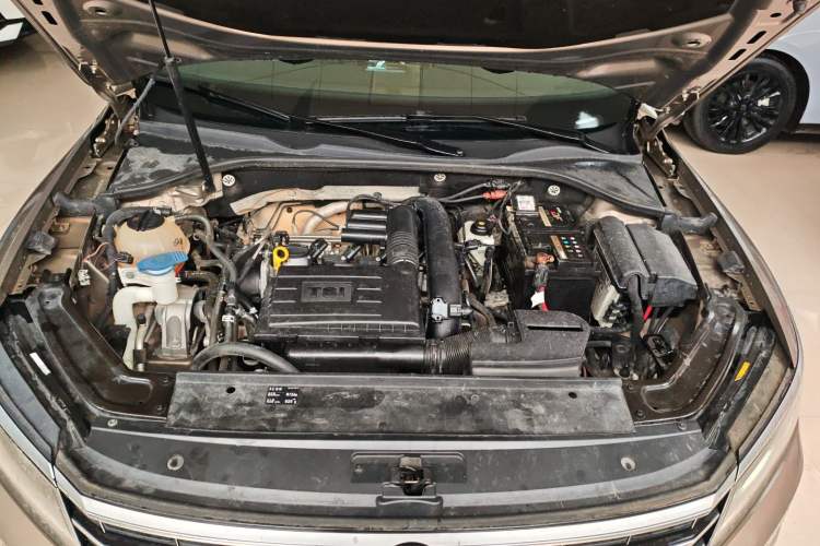 Used Volkswagen Passat 2017 280TSI DSG Luxury Edition Engine Bay
