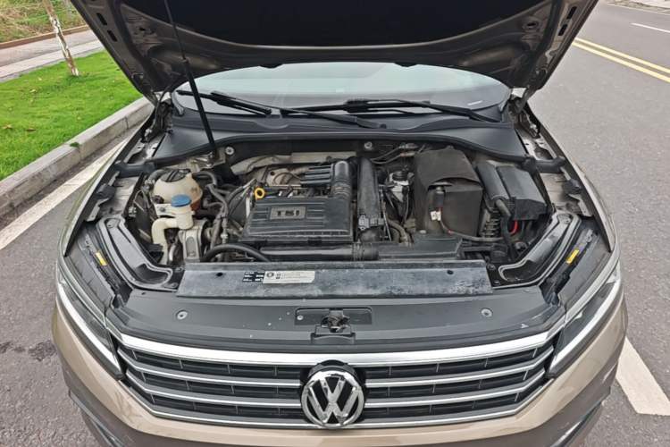Used Volkswagen Passat 2017 280TSI DSG Luxury Edition Engine Bay